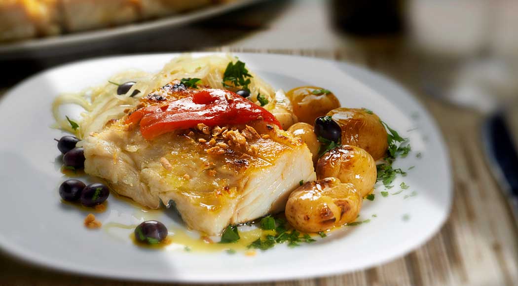 Bacalhau ao forno, uma das receitas clássicas com o pescado (Foto: Divulgação)