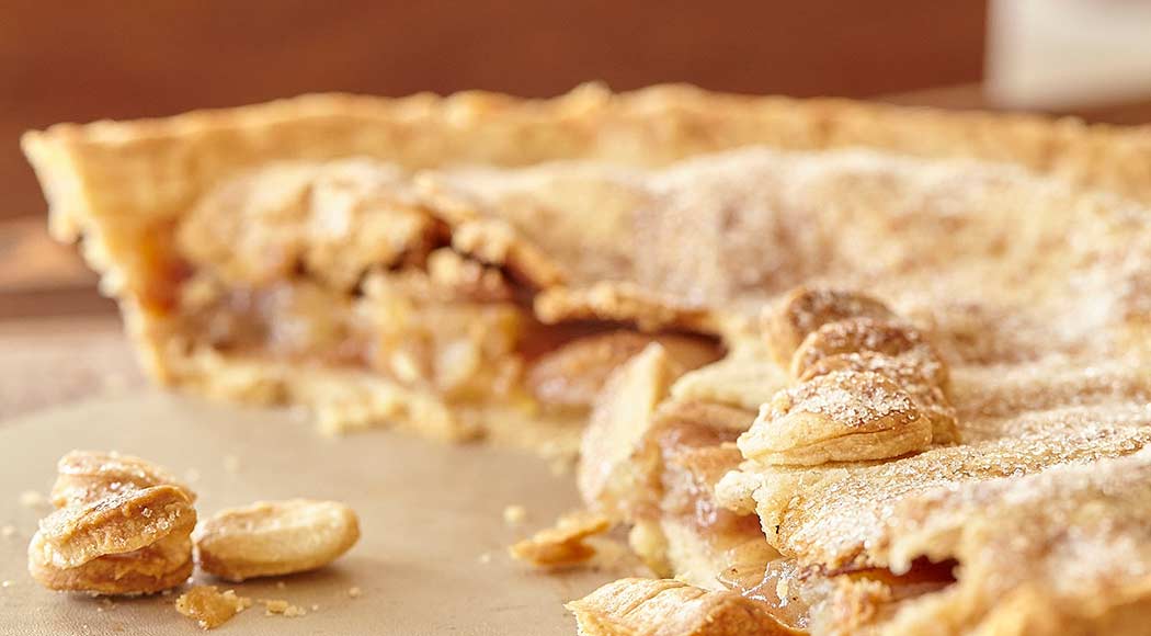 Torta de maçã clássica é opção rápida até para o café da manhã. Foto: Carlos Patino