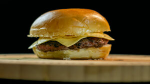 Cheeseburger Cozido (Foto: iStock)