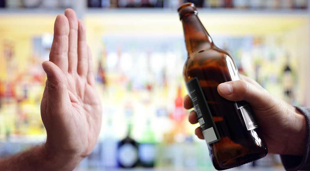 Cinco motivos para não perguntar por que alguém não está bebendo (Foto: iStock)