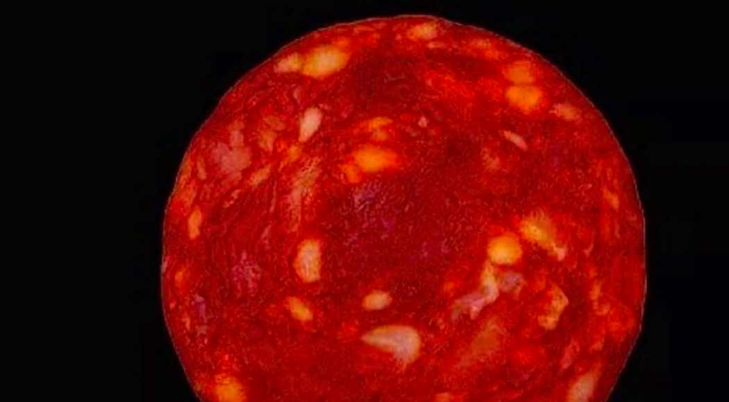 Cientista engana seguidores e afirma que foto de salame era de uma estrela (Foto: iStock)