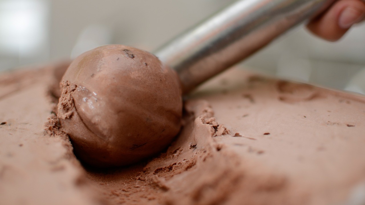 Saiba como deixar o seu sorvete congelado no ponto perfeito para saboreá-lo (Crédito: Pixabay)