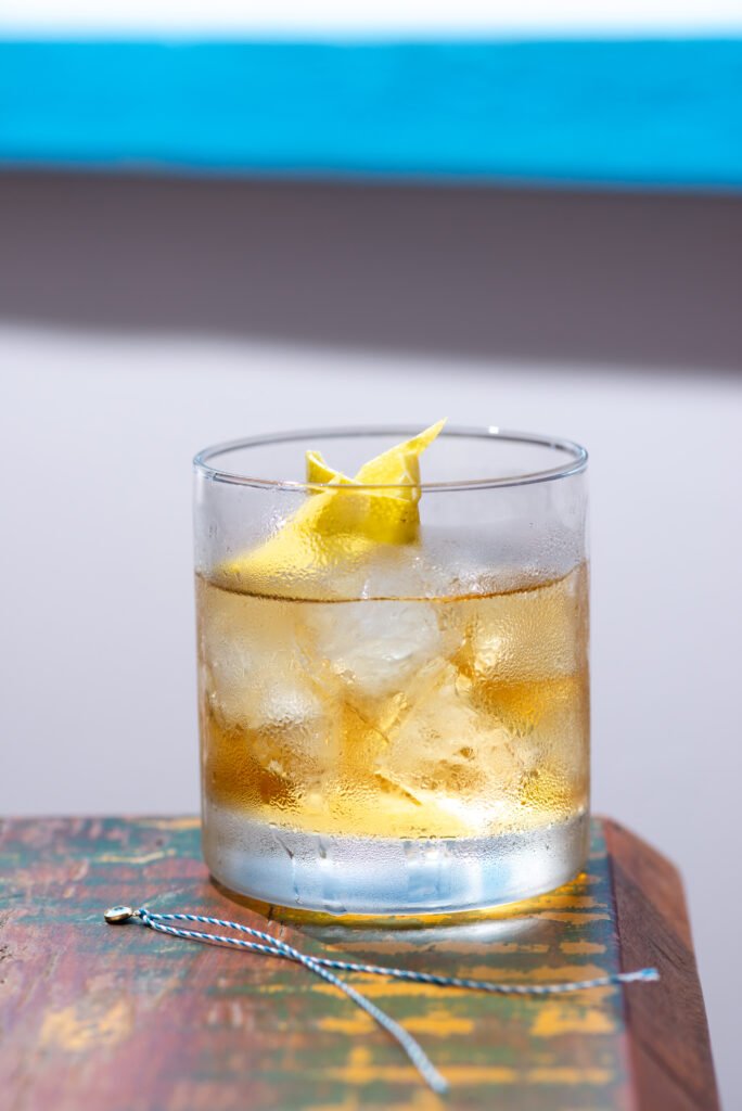 Aperitivos e drinques refrescantes são a aposta para o verão no Petros Greek Taverna/Créditos: Gustavo Pitta