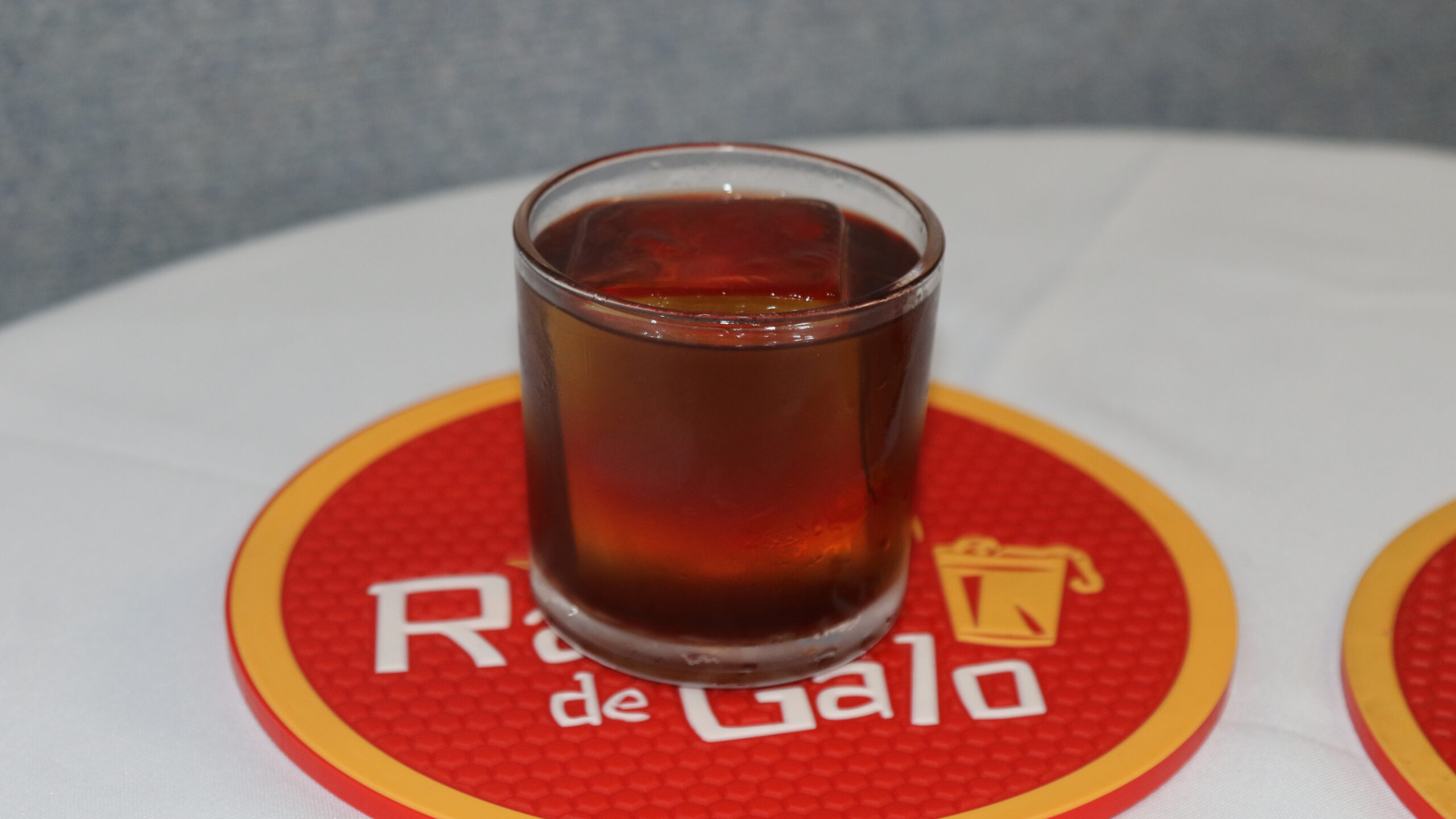 Rabo de Galo, o 'cocktail' brasileiro, é celebrado em São Paulo (Foto: Mateus Verzola)