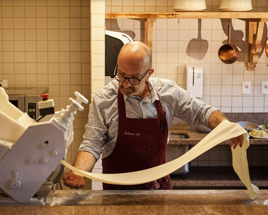 O chef Salvatore Loi é o idealizador do menu do Vezzoso Cucina/Créditos: Divulgação/Bourbon Hospitalidade