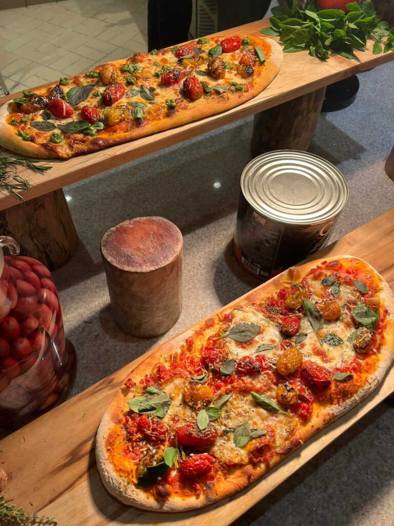 Pizzas com receitas napolitanas do Vezzoso Cucina/Créditos: Larissa Santiago