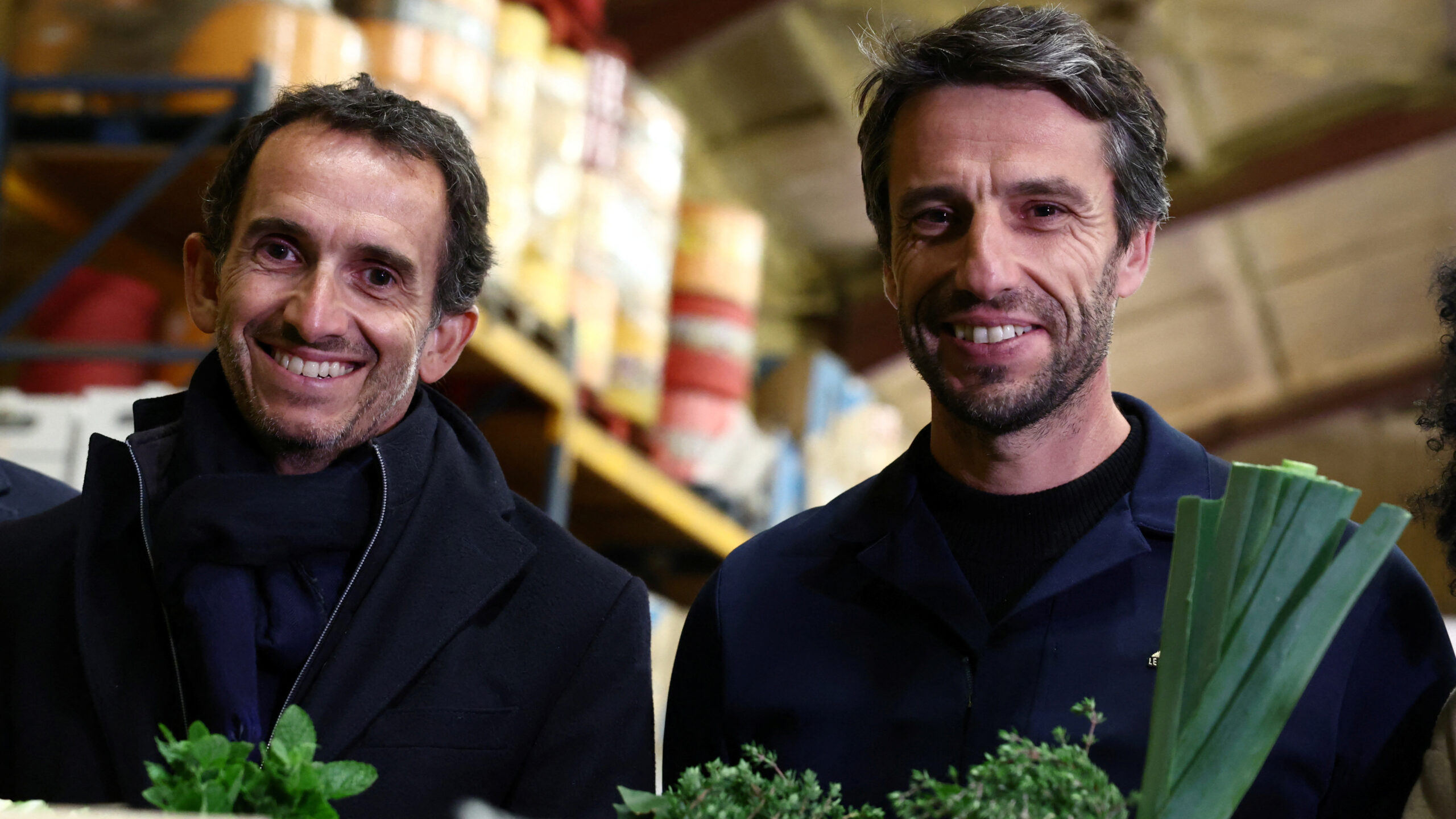 Alexandre Bompard, presidente e CEO do Carrefour, e Tony Estanguet, presidente do Comitê Organizador dos Jogos Olímpicos e Paraolímpicos de Paris (Foto: REUTERS/Stephanie Lecocq)