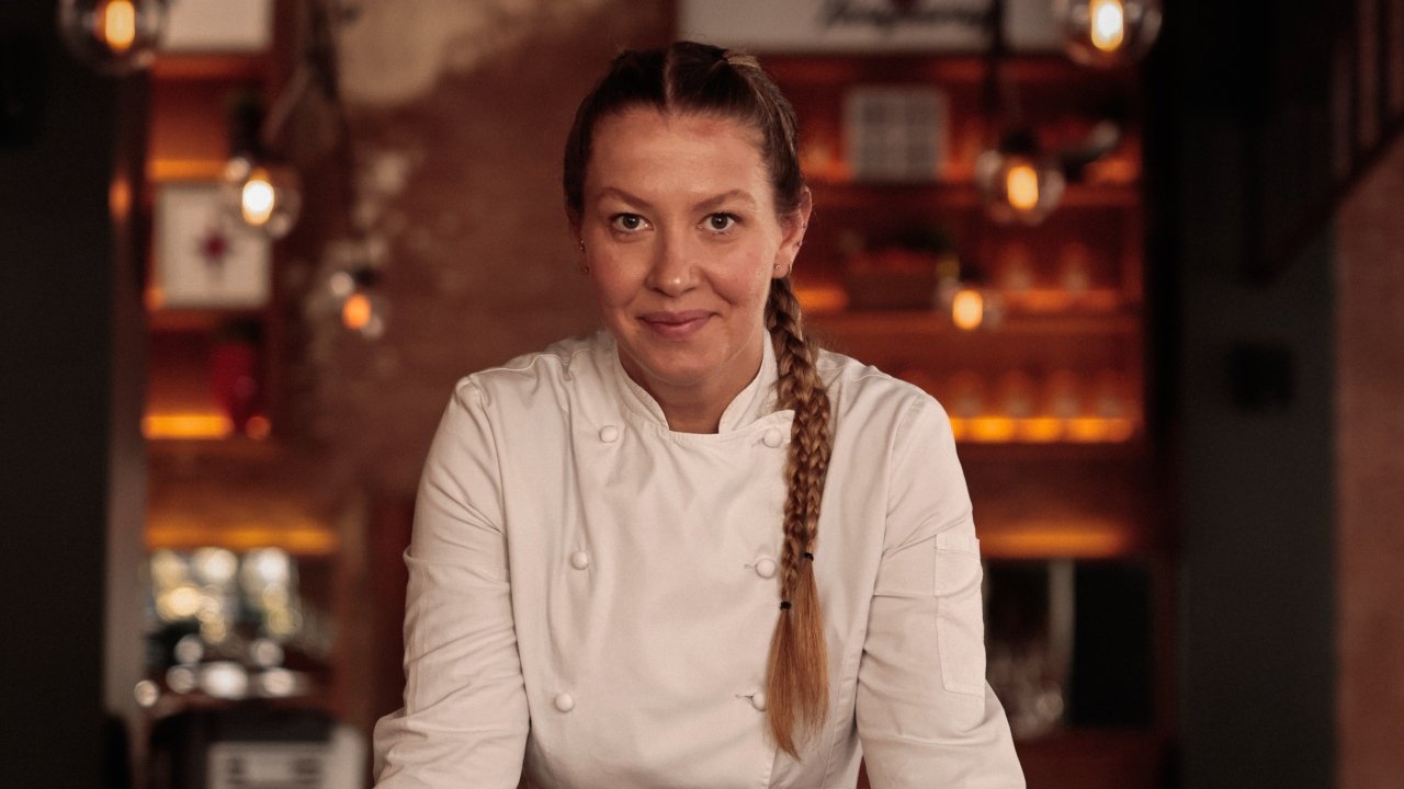 Chef Ana Cremonezi assume o comando do ibérico Tuy Cocina