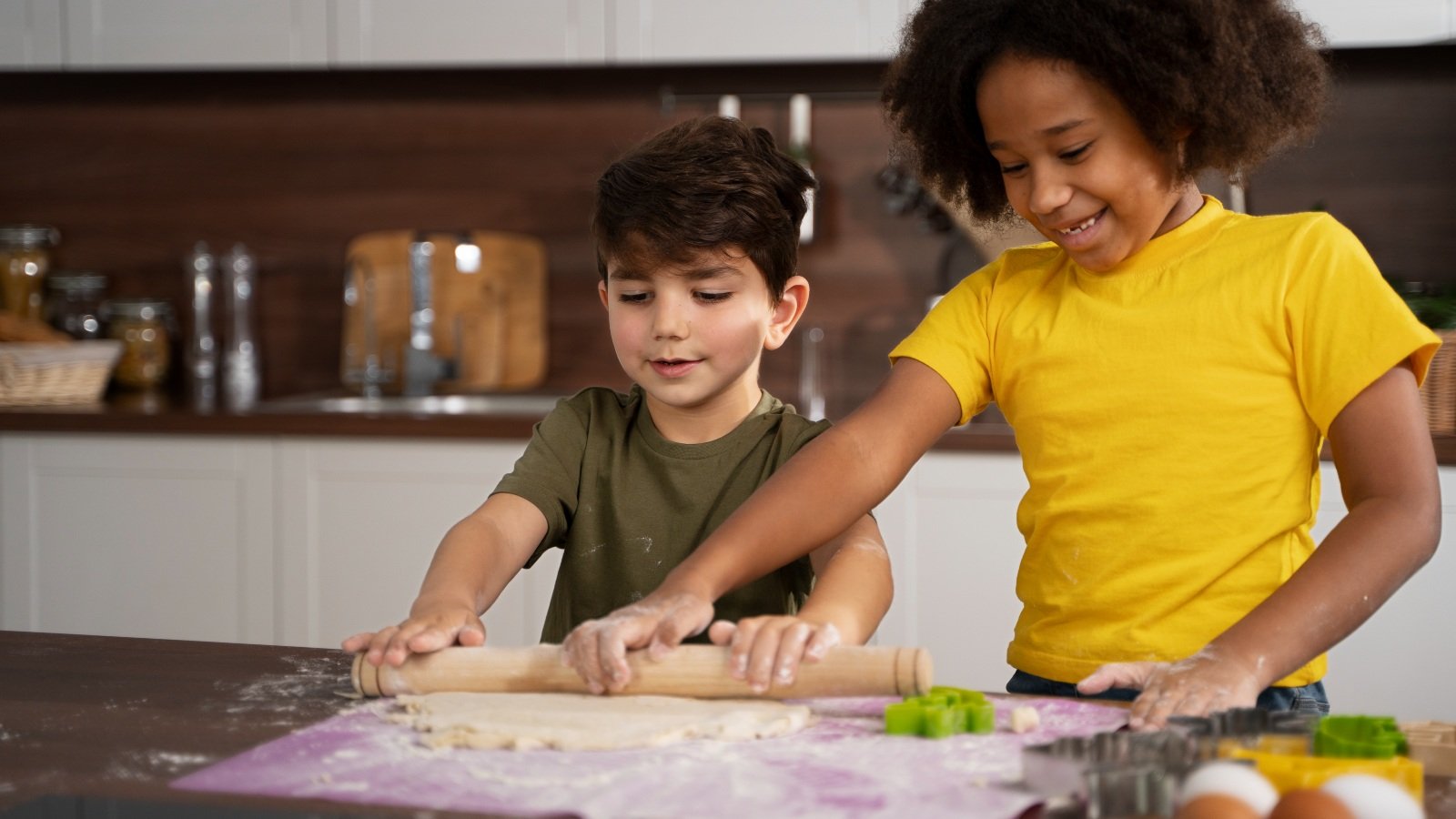 Veja três receitas para fazer com as crianças durante as férias escolares