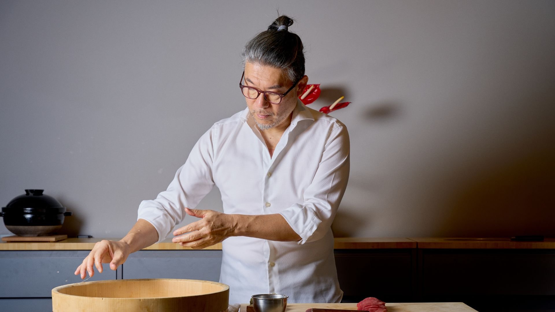 ‘Filosofia Murakami’ guia estrelado omakase no Jardins com menus de até R$ 980 por pessoa