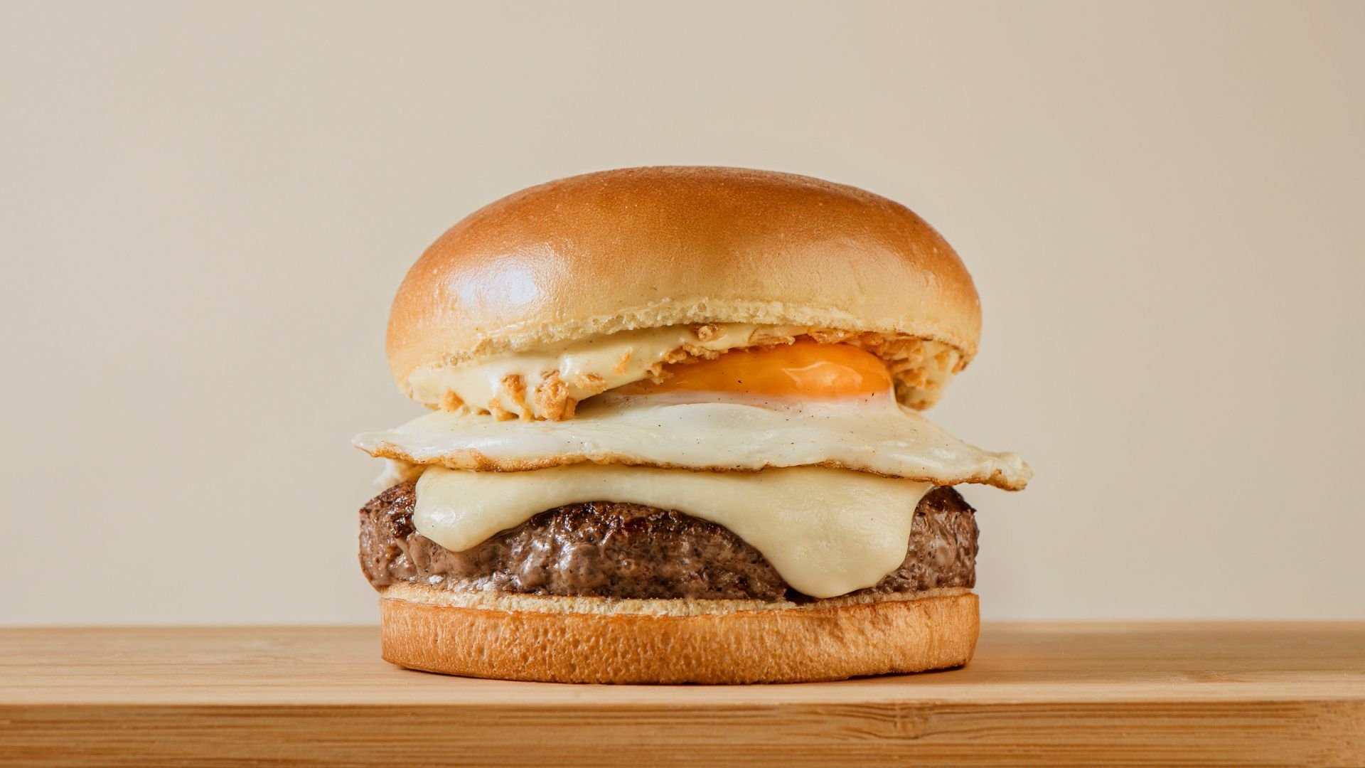 T.T. Burger traz hambúrguer clássico de volta ao menu em ação de aniversário