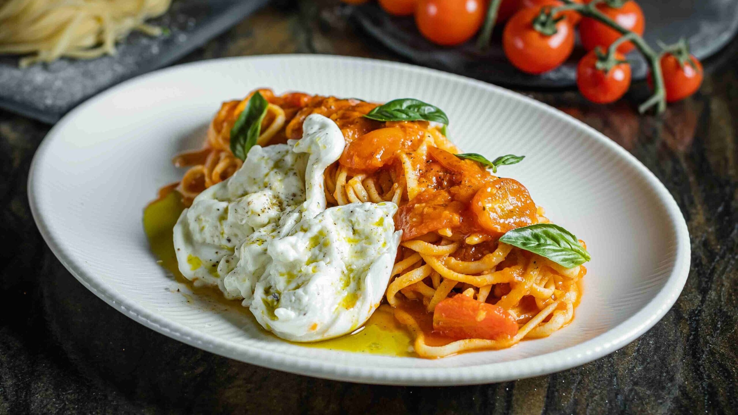 Conheça diferenças entre os molhos italianos mais populares e saiba onde prová-los em São Paulo